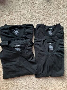 FREE W/ ANY PURCHASE Set of 4 Billabong Men's Short Sleeve V-Neck Tee - Black